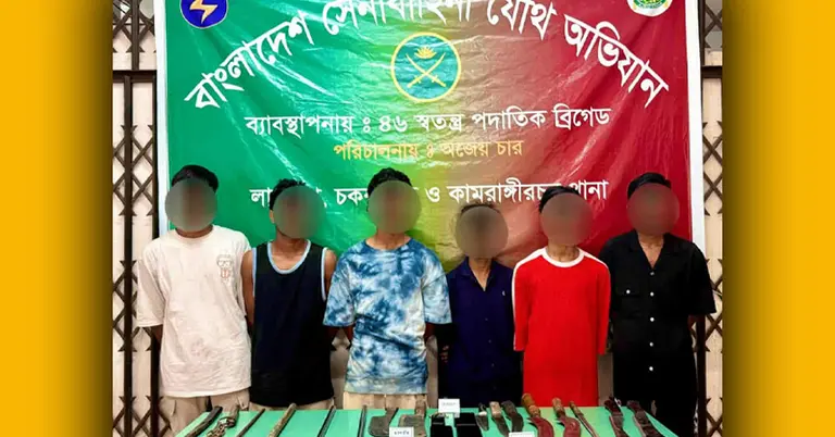 সেনা অভিযানে গ্রেপ্তার কিশোর গ্যাং সদস্যরা